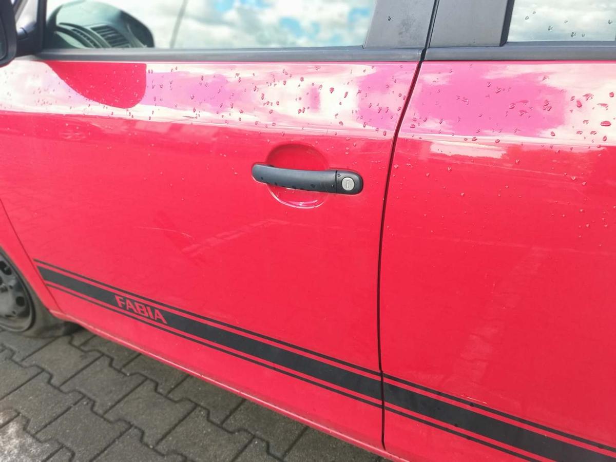 Skoda Fabia 2 5J original Tür vorn links Coridarot LF3K Bj.2012